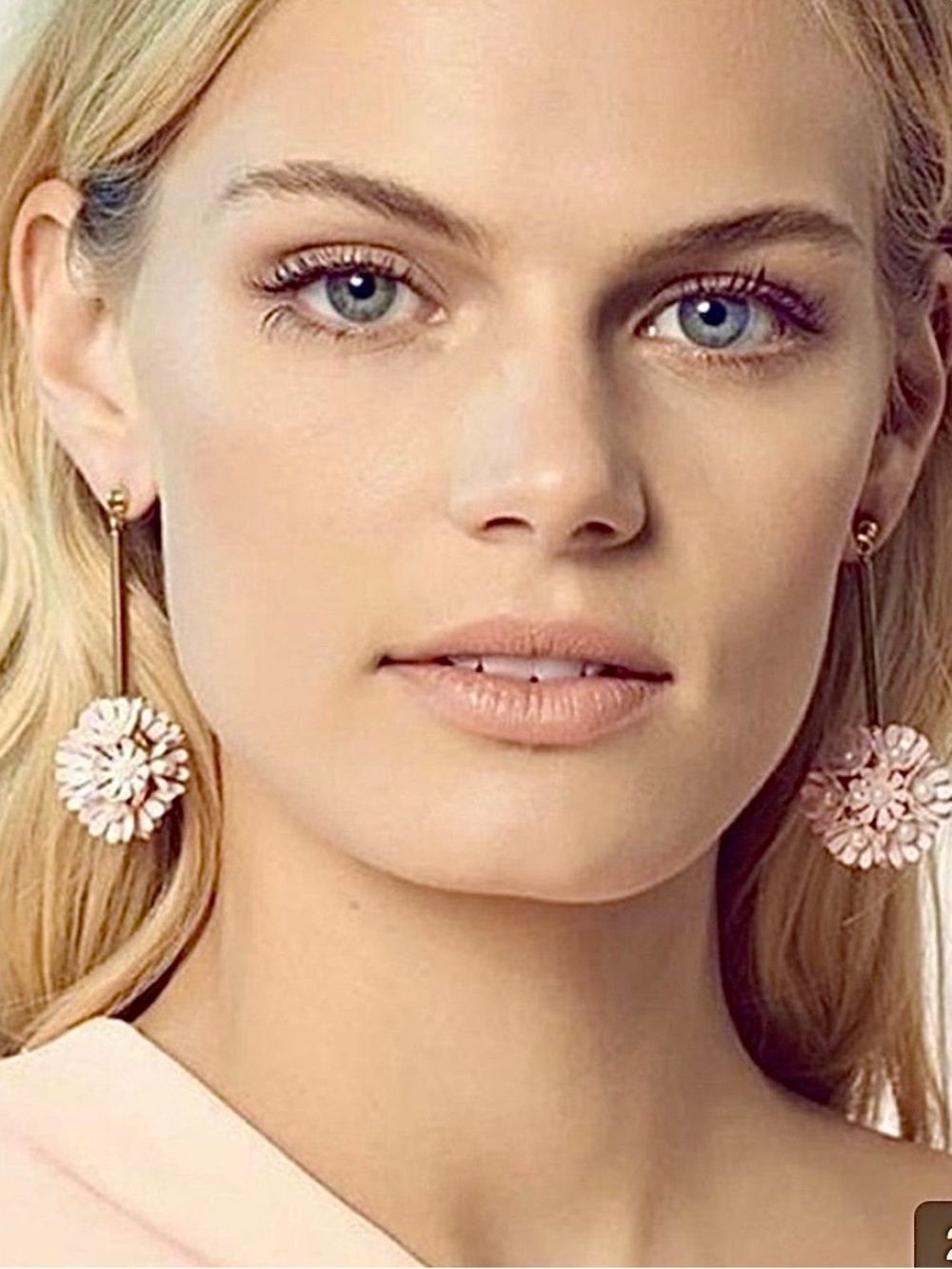 Anthropologie Lele Sadoughi Plumeria
Enamel Earrings